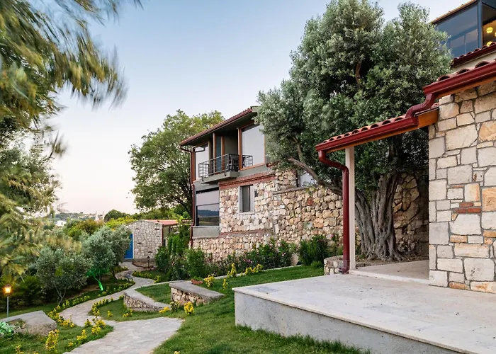 Baska Urla فندق 2*